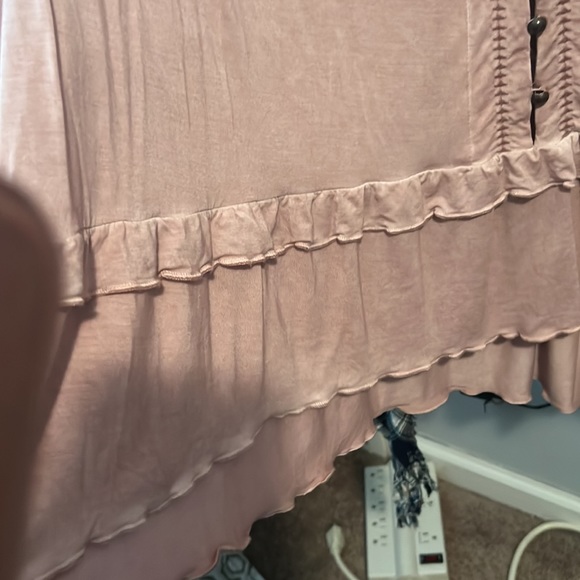 Lisa Robertson Blouses-EUC! Black & grey in a large & rose blush in a medium. - Picture 13 of 14